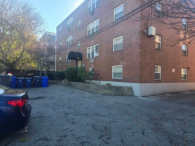 Building Photo - 520 Talbot Ave