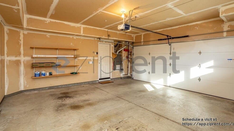 Building Photo - 5 Chester Cir