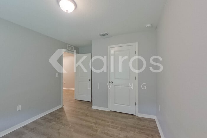 Building Photo - 4204 East 5th Street