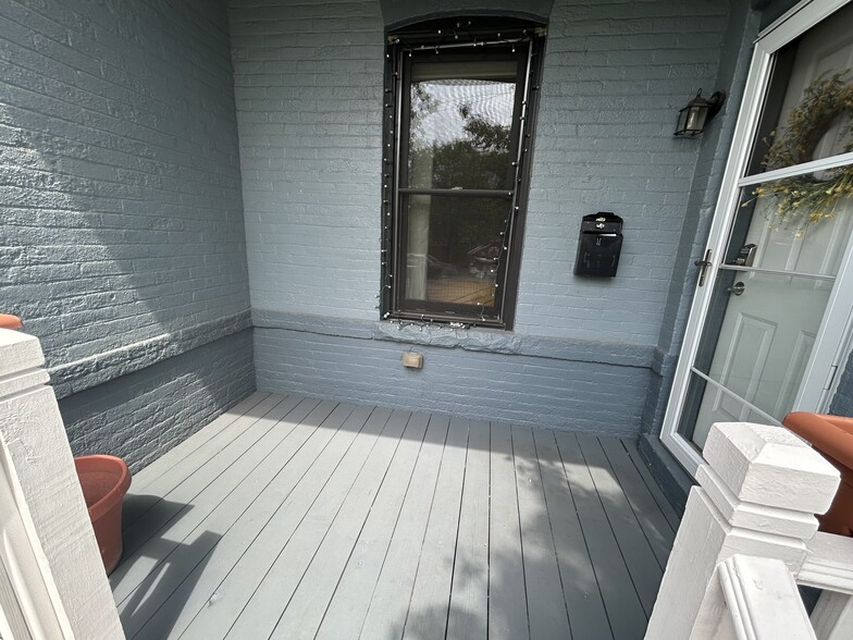 Building Photo - 1005 30th St