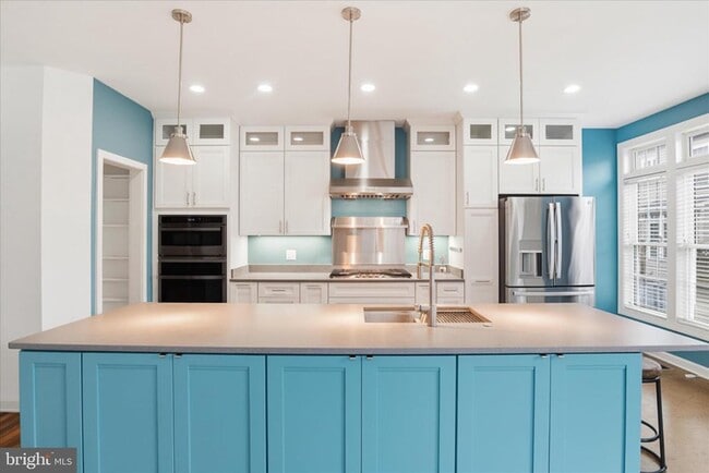 Building Photo - 901 Harrison Cir