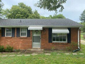 Building Photo - Cute 1 Bedroom in East Nashville