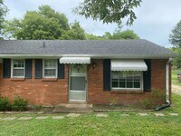 Building Photo - Cute 1 Bedroom in East Nashville