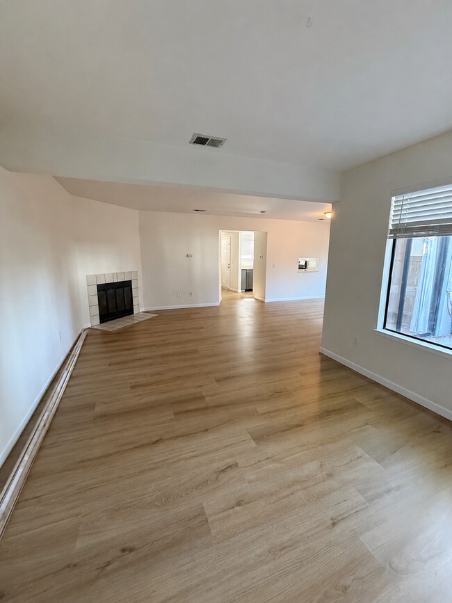 Building Photo - 422 Occidental Cir