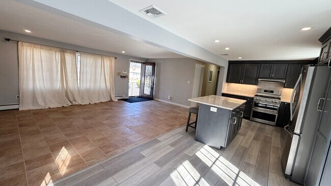 Building Photo - 23 Orchard Ave