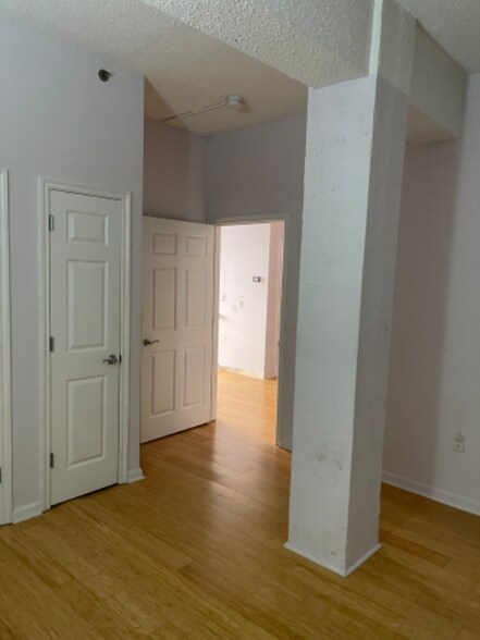 Building Photo - 33 Middle St