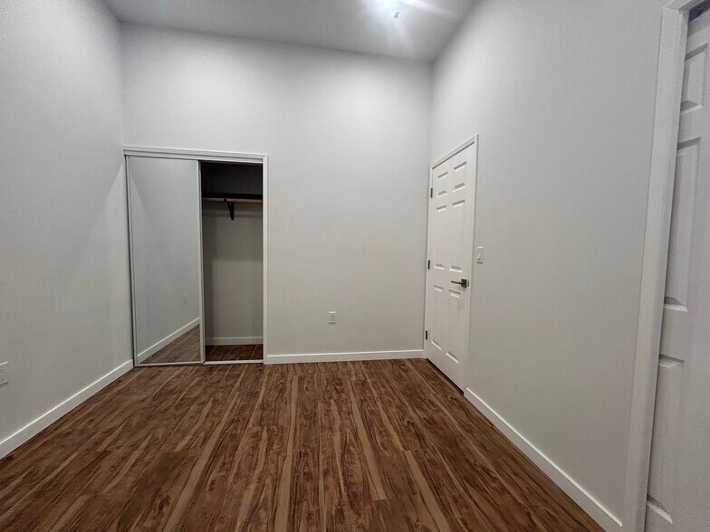 Building Photo - 5413 W 118th St