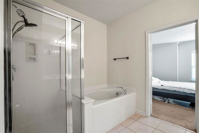 Building Photo - 23 E Burberry Cir