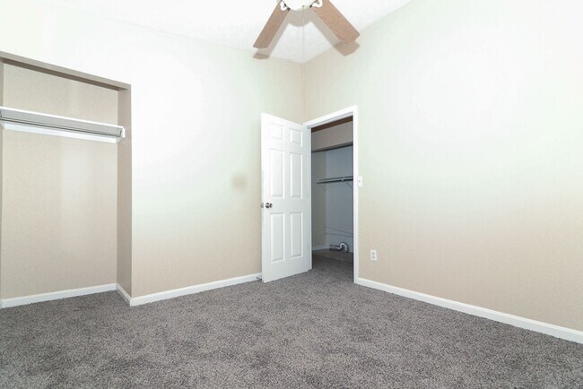 Building Photo - 407 Knox Ave