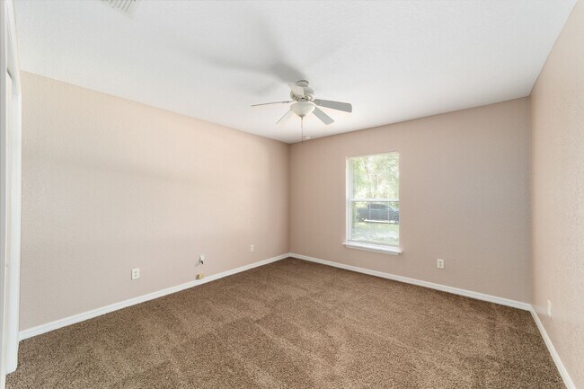 Building Photo - Peaceful 3-Bedroom Home with Open Floor Plan & Two-Car Garage in Rainbow Lakes Estates!