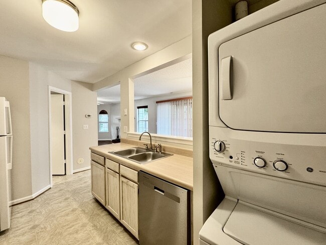 Building Photo - 2-Bedroom Condo Ready NOW! 2 Primary Suite...