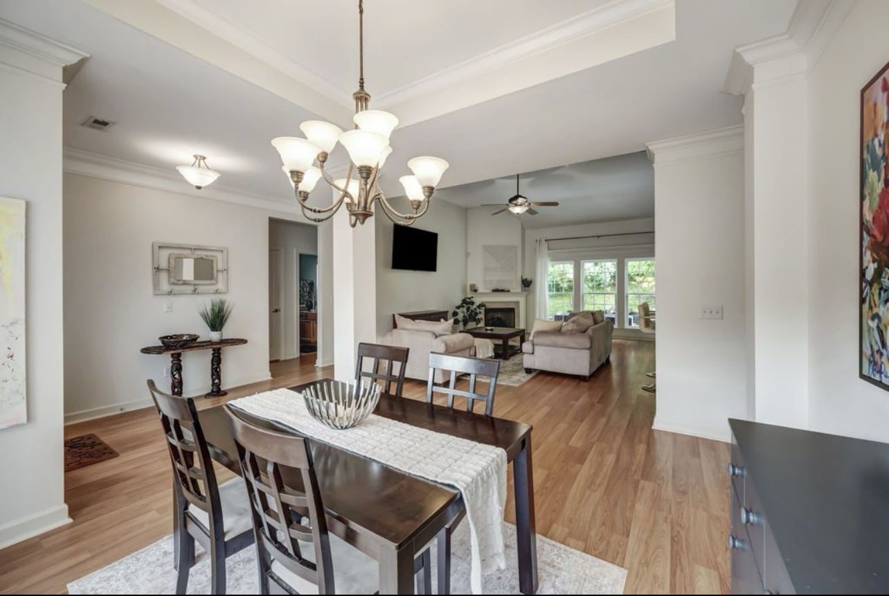 Building Photo - 6925 Sunnywood Dr