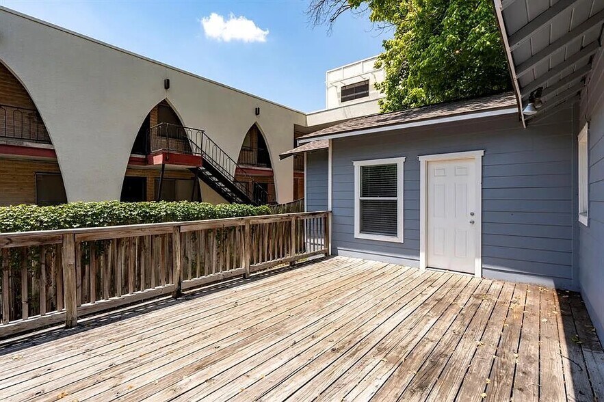 Building Photo - 2802 Salado St