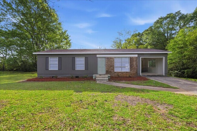 Building Photo - 526 Ochlahatchee Dr