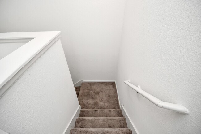 Building Photo - 4910 Highland Spgs Dr