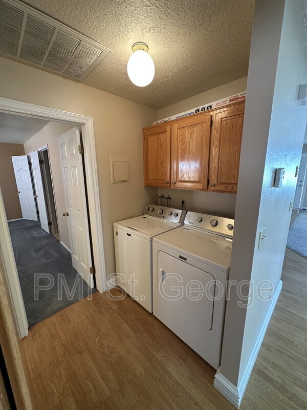 Building Photo - 55 E 600 S