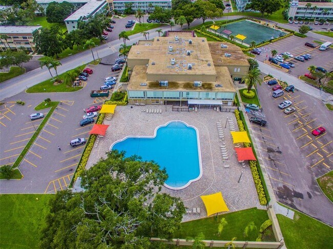 Building Photo - 2433 Brazilia Dr