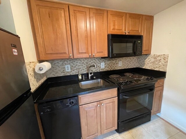 Building Photo - 1133 13th St NW