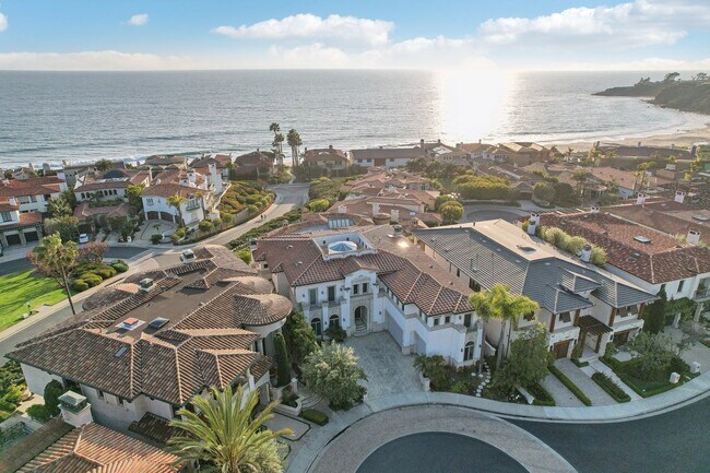 Building Photo - OCEAN VIEW CUSTOM BUILT LUXURY ESTATE