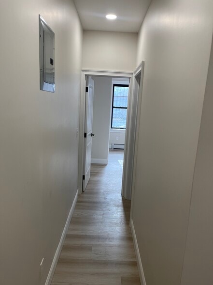 Building Photo - 4048 Hampton St