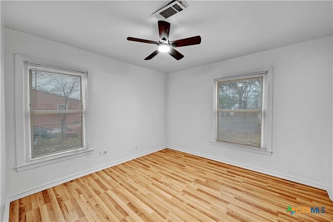Primary Photo - 1204 Toliver St