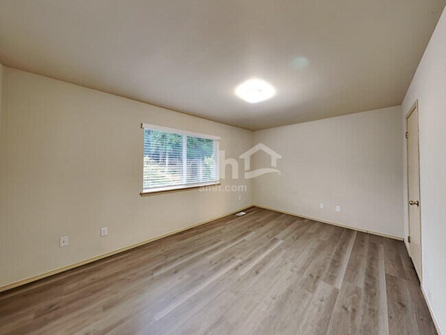 Building Photo - 20507 193rd Avenue Ct E
