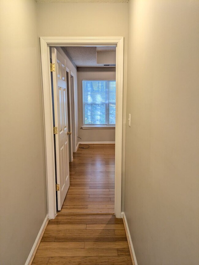 Building Photo - Move in Ready Ranch in Tall Oaks