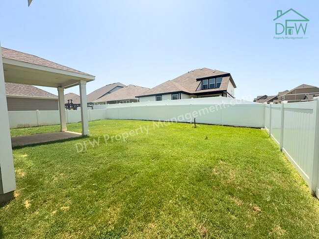 Building Photo - Charming 3-Bedroom Home with Spacious Backyard in Providence Village!