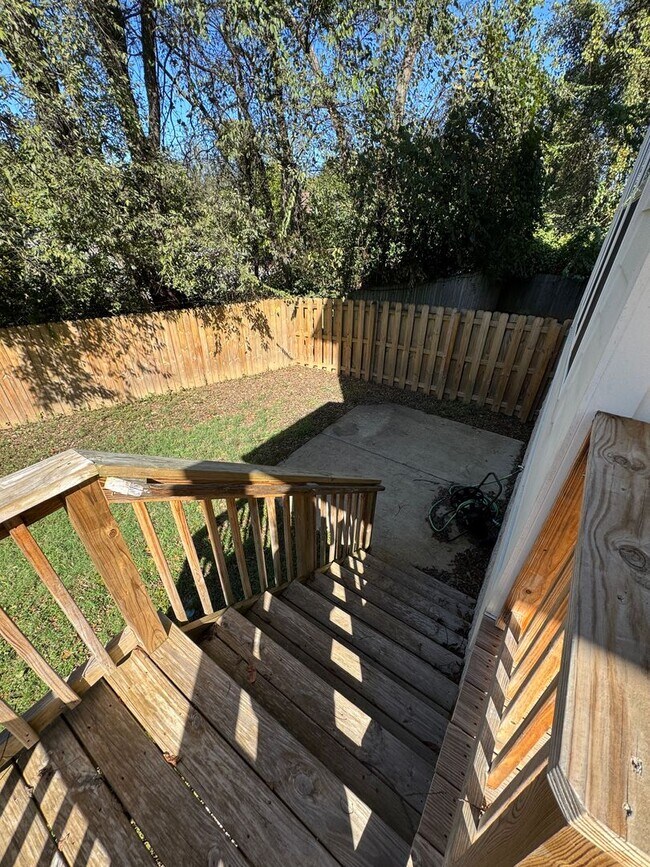 Building Photo - 3 bed. 2.5 bath in East Nashville ready fo...