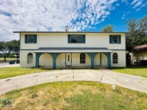 Building Photo - Prestigious Residential Offering: Expansiv...