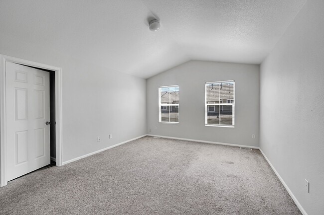 Building Photo - $1,850.00 - 2 Bedrooms, 2.5 Bathrooms Town...