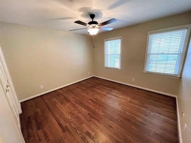 Building Photo - 1150 Falstaff Dr