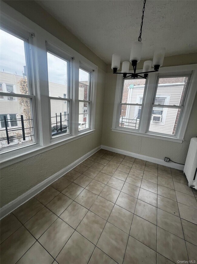 Building Photo - 1113 Olmstead Ave