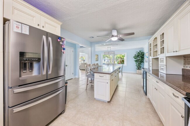 Building Photo - 491 Indian Creek Dr