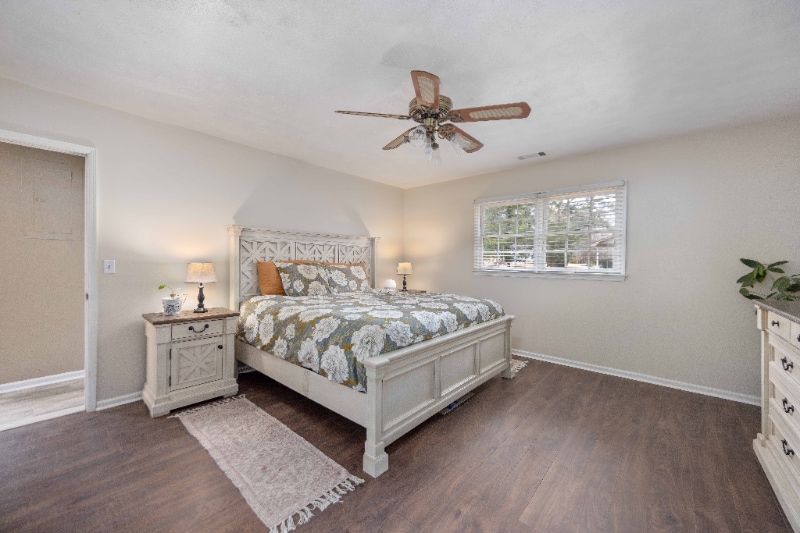 Building Photo - 99 Southview Dr