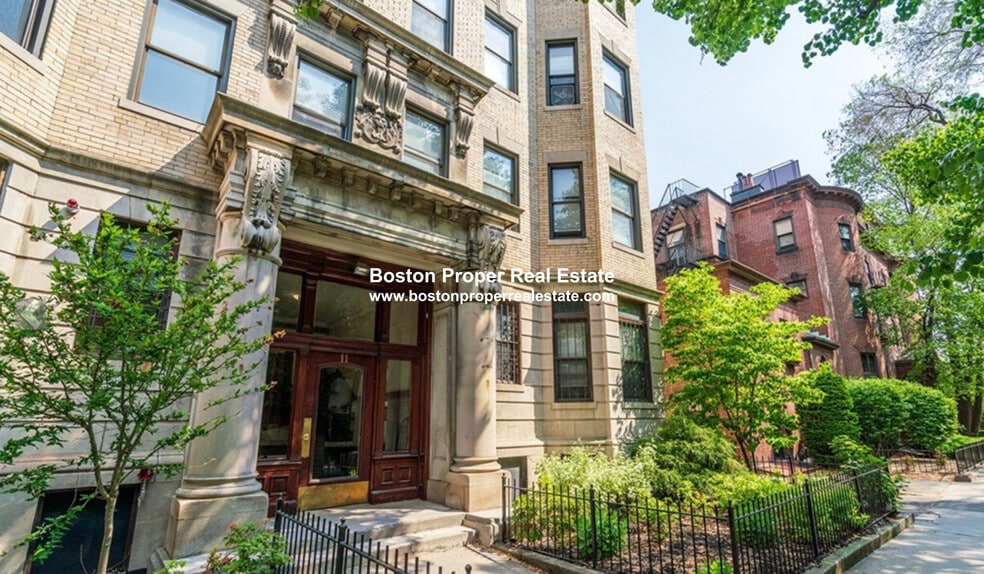 Building Photo - 107 Queensberry St