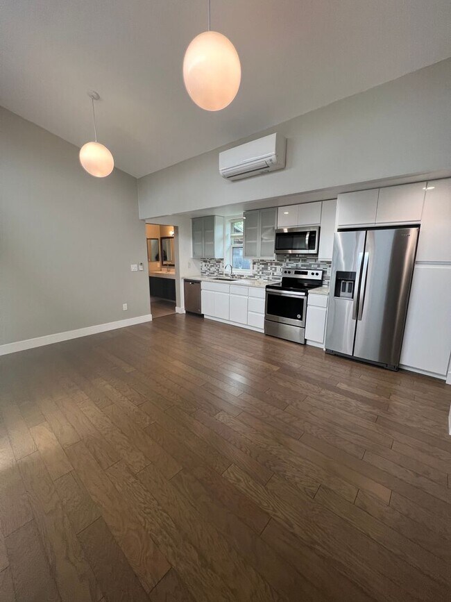 Building Photo - 2 bed/2 bath charming ADU for Rent in Concord