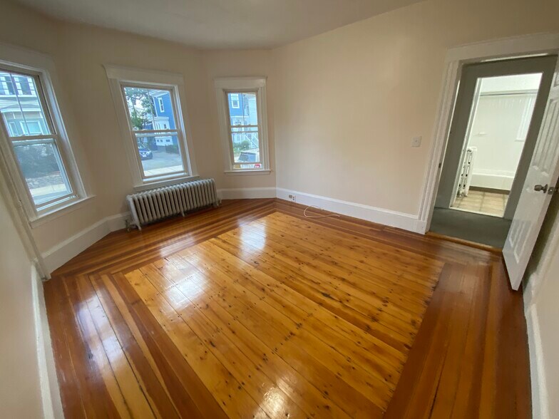 Building Photo - 33 Everett Ave