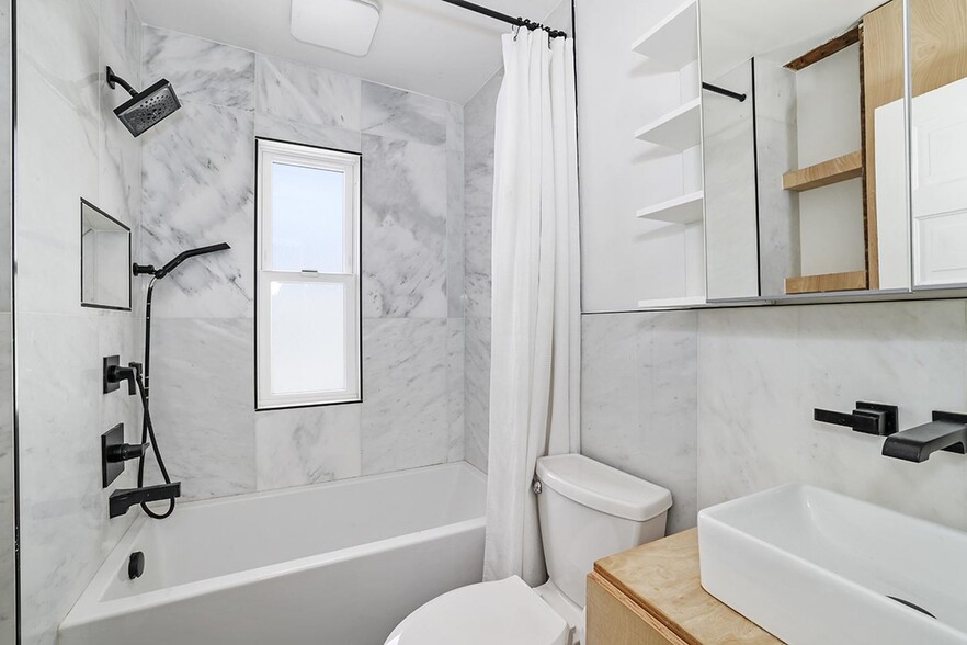 Building Photo - Spacious & light-filled Governors' Park home near Cherry Creek Trail