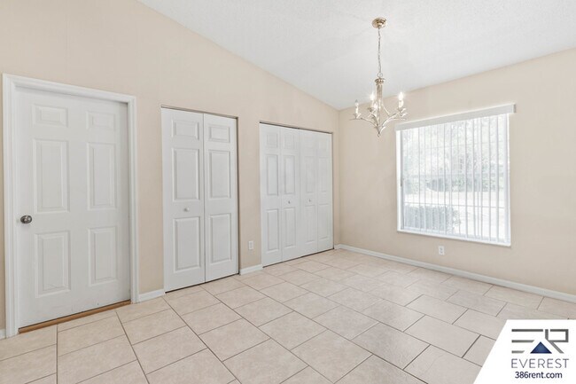 Building Photo - 15 Firtree Ln