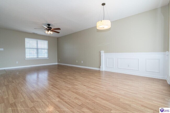 Building Photo - 212 Applewood Ln