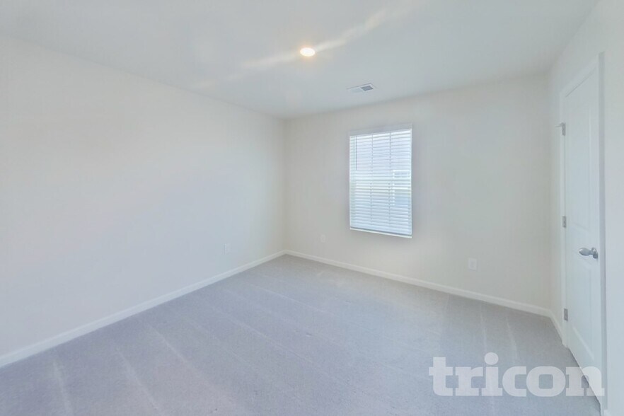 Building Photo - 2115 Brechin Rd