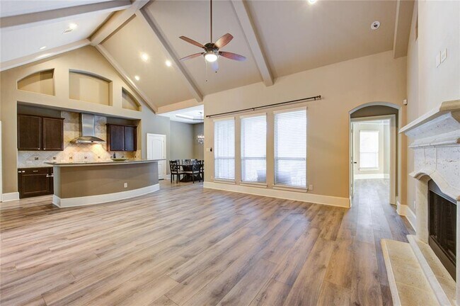 Building Photo - 611 Whitney Oaks Ln