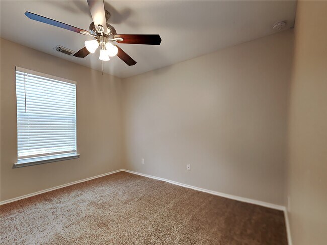 Building Photo - 427 Remington Creek Dr