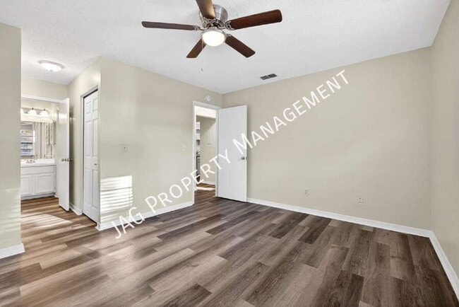 Building Photo - 482 Bentwood Ln