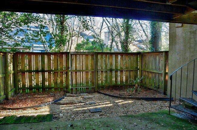 Building Photo - FOR RENT -  AEIRES ON THE BAY!