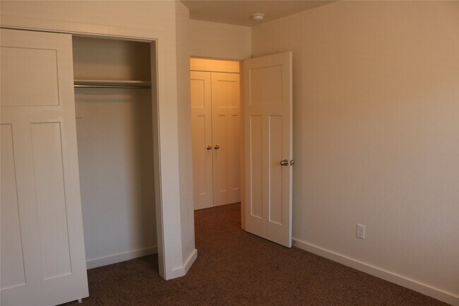Building Photo - 10535 Mills Rd