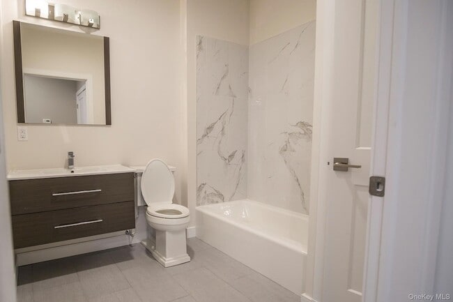 Building Photo - 78 Main St