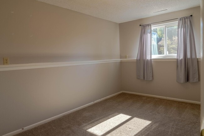 Building Photo - 7875 Chimney Terrace