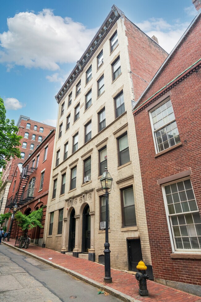 Building Photo - 44 Joy St